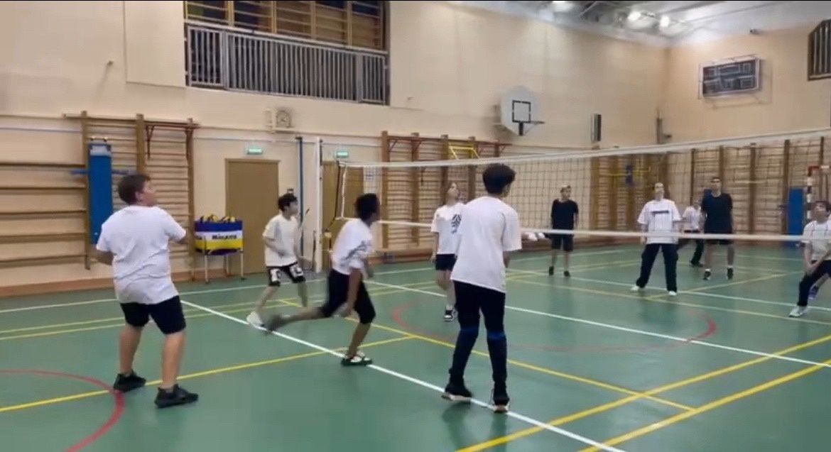 советские открытки с 1 сентября. целый день была в школе. картина дети идут в школу. целый день была в школе. стихи про школу.